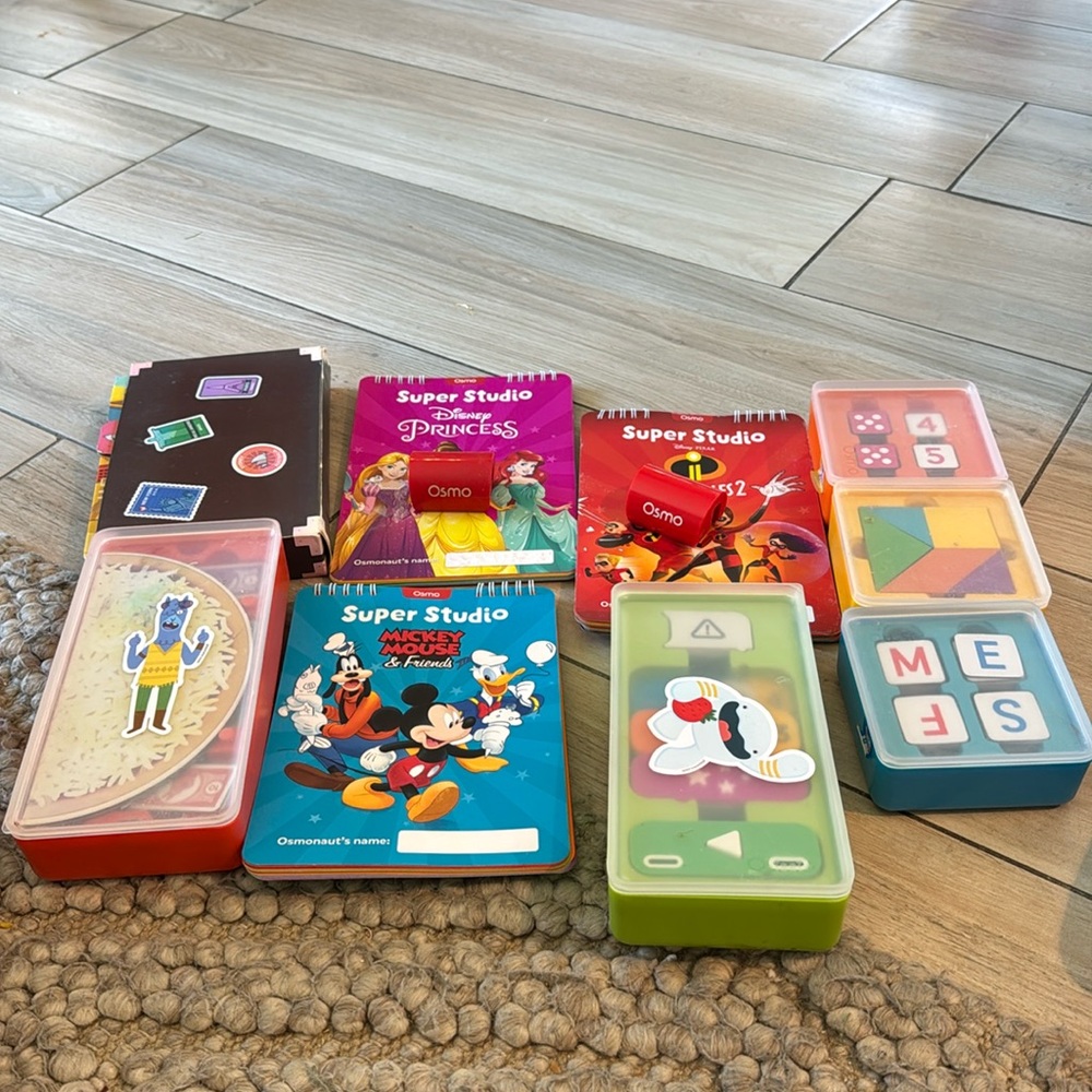 Complete osmo educational interactive set to be used w/tablet plus carrying case